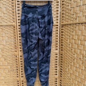 Old Navy Active Elevate Legging Go Dry Black Camouflage Leggings‎ Women’s Size M